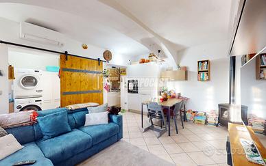 SPLENDIDO TRILOCALE CON GIARDINO SENZA SPESE CONDO