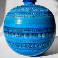 Vaso Bitossi  Rimini Blue, design Aldo Londi