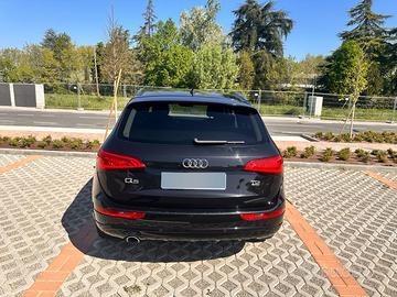Audi Q5 2.0 TDI quattro – Spaziosa e Affidabile