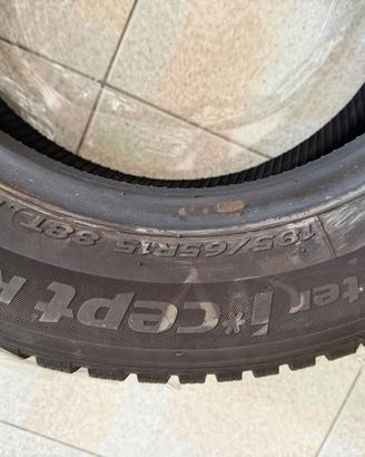 4 Pneumatici invernali Hankook