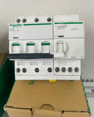 Coppia Schneider  iCV40N 3P+N 20A A9DE3720 Nuovi