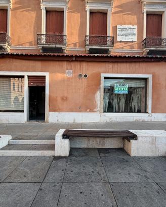 MESTRE PIAZZA FERRETTO NEGOZIO AD ANGOLO