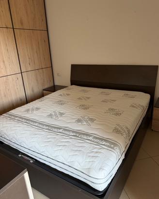 letto comodini e cassettiera