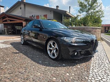 ALFA ROMEO Giulia 2.0 Turbo 200 CV AT8