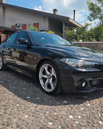 ALFA ROMEO Giulia 2.0 Turbo 200 CV AT8