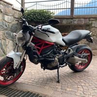 Monster 821