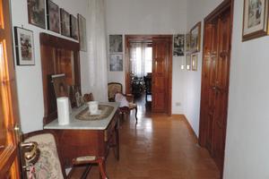 Casa+Terreno indipendente in centro a Oliena (NU)