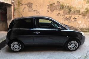 lancia y 1.3  105cv momodesign