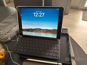 iPad 9 gen con tutti gli accessori