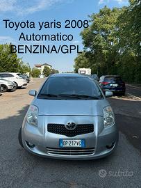 Toyota yaris AUTOMATICO GPL