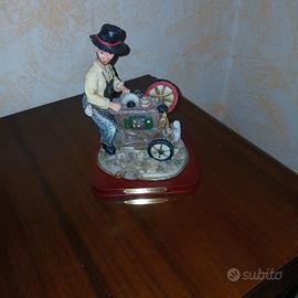 Statuetta edizione limitata Poly Collection
