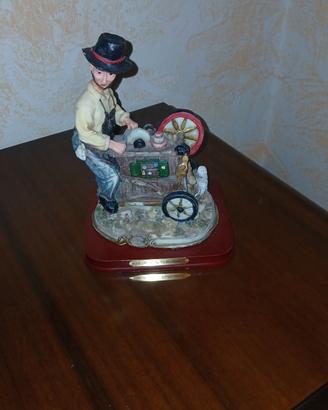 Statuetta edizione limitata Poly Collection