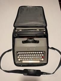 Macchina da scrivere vintage Olivetti Lettera 35l