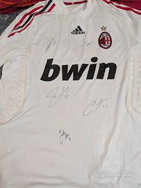 Maglia originale Milan autografata 