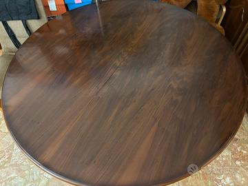 Tavolo in legno allungabile + 5 sedie