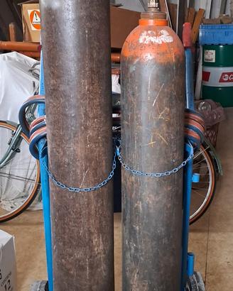 Carrello con bombole