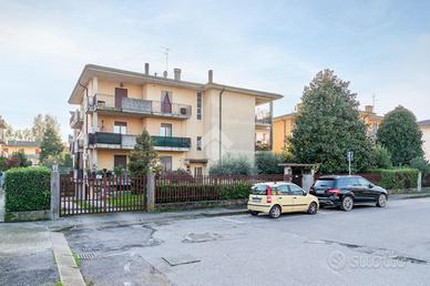 3 LOCALI A VILLAFRANCA DI VERONA