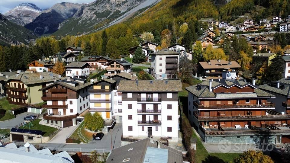 Appartamento di 108 m² con 4 locali e box auto a B - Vista 2