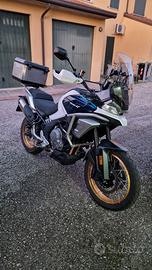 CF moto 700 MT adv con bauletto givi