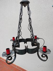 Lampadario vintage in ferro battuto a 4 luci