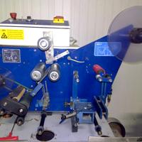 Macchina etichettatrice semiautomatica