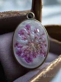 ciondolo con fiore vero essiccato