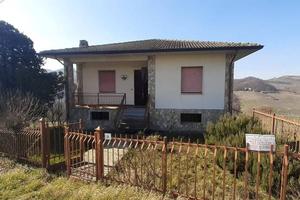 Villa di 180 m² con 4 locali e box auto doppio a M
