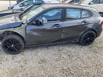 Bmw 116d f40 2021 incidentata motore e cambio ok