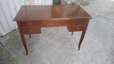 Scrivania stile liberty