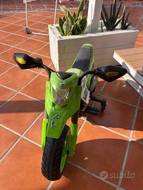Moto giocattolo elettrica