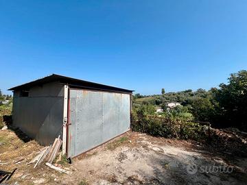 San cesareo: rustico adiacente paese