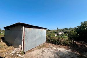 San cesareo: rustico adiacente paese