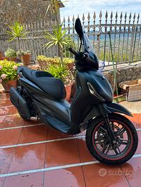 Beverly 400s 2023 black