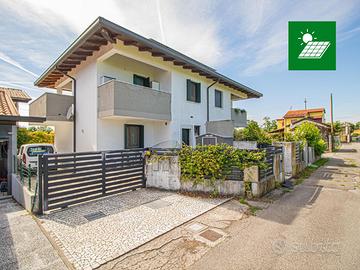 VILLASCHIERA CON GIARDINO: la serenità che cerc...