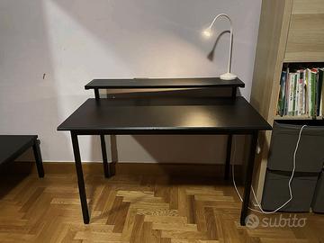Scrivania Nera Moderna con Alzatina IKEA Style