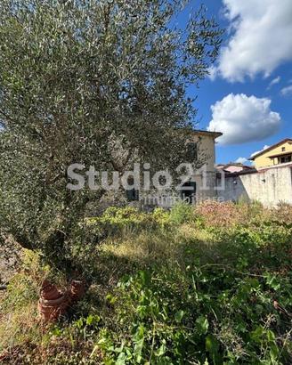 Villa di 95 m² con 4 locali e box auto a Castelfra