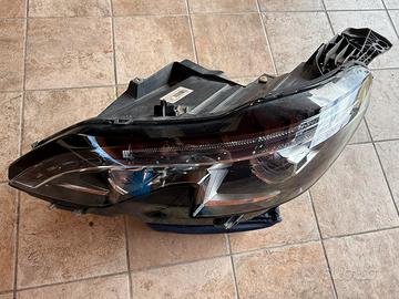 Faro sinistro Peugeot 3008