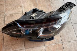 Faro sinistro Peugeot 3008
