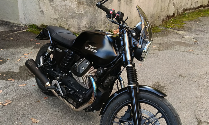 Moto Guzzi V7 II Stone 2016
