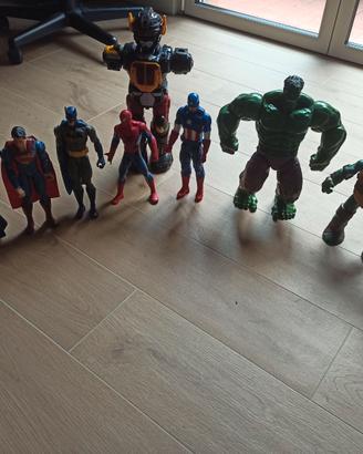 Supereroi e robot vari...