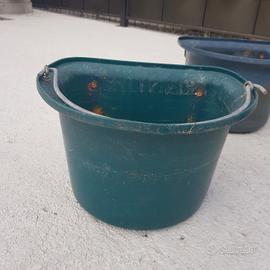 mangiatoie per cavalli ecc.