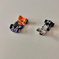 Due macchinine Hot Wheels