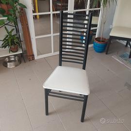 quattro sedie moderne