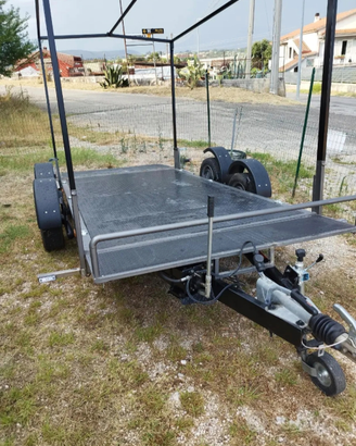Rimorchio 2400kg + traino 3000 kg