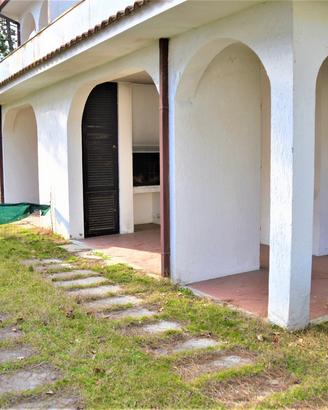 Villetta con giardino privato piano terra
