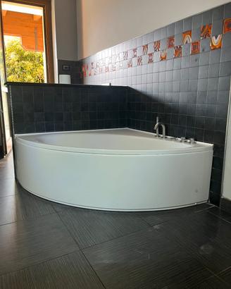 Vasca da bagno angolare