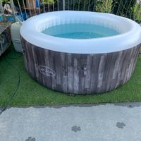 Piscina idromassaggio