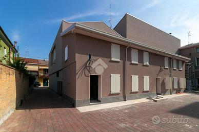 VILLA A SCHIERA A FORLÌ