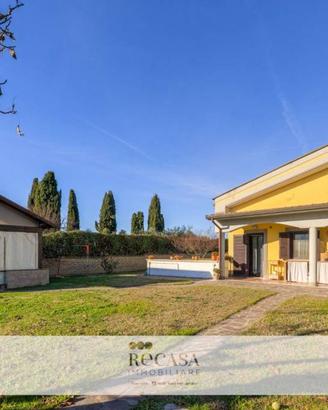 Villa di 143 m² con 5 locali e box auto a Marino