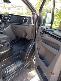 Ford turneo castom 8 posti